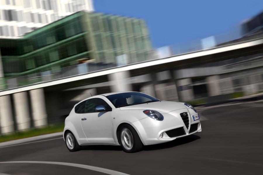  Alfa Romeo MiTo 1.4 MultiAir 2009 года  (фото 9 из 22)